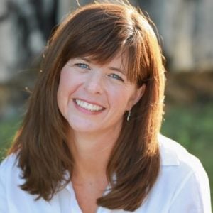 How to create course content that people will buy and get results from with Course Whisperer Cindy Nicholson